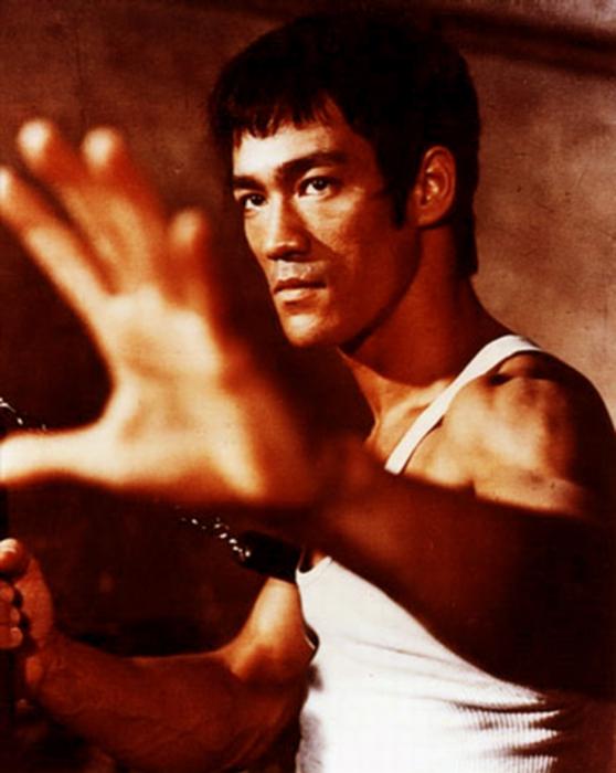 Ćwiczenia izometryczne Bruce Lee