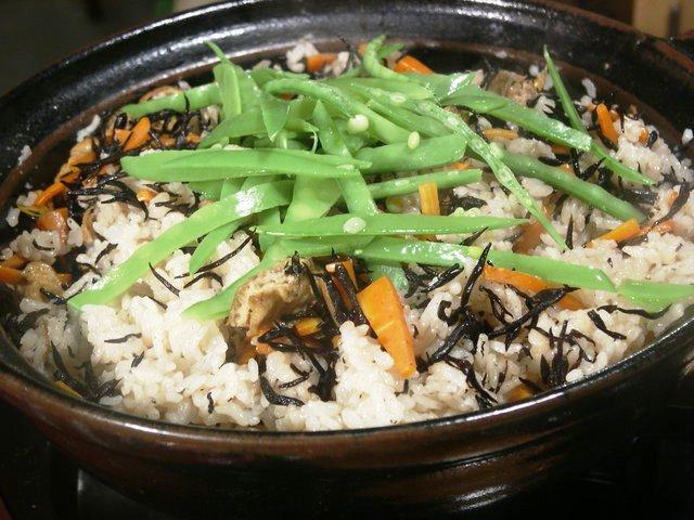 Rýžové a kuřecí pokrmy