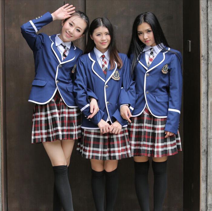 японска училищна униформа за момичета