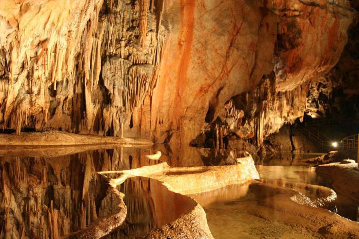 снимка на карстовите пещери