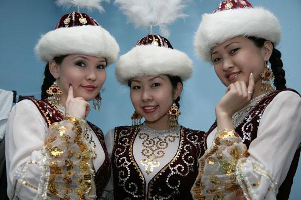 Описание на казахстанската национална носия