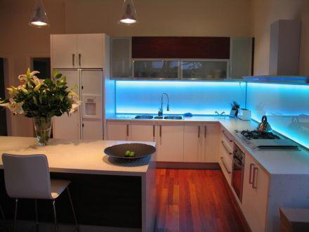 LED светлини за кухнята