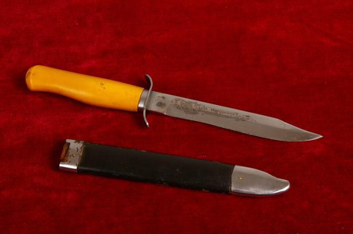 skautský nůž velikosti 40
