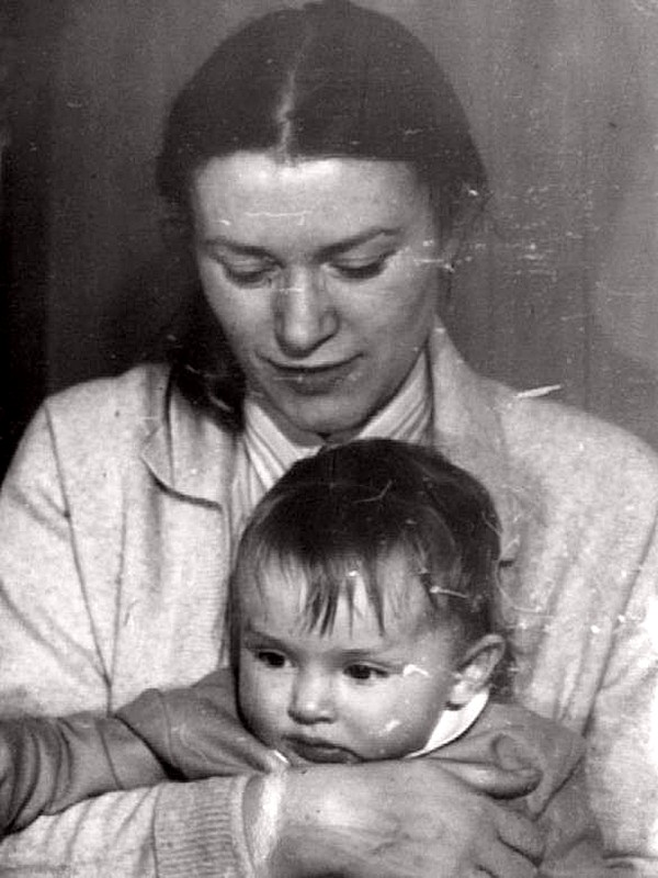 Valentina Talyzina con sua figlia Ksenia