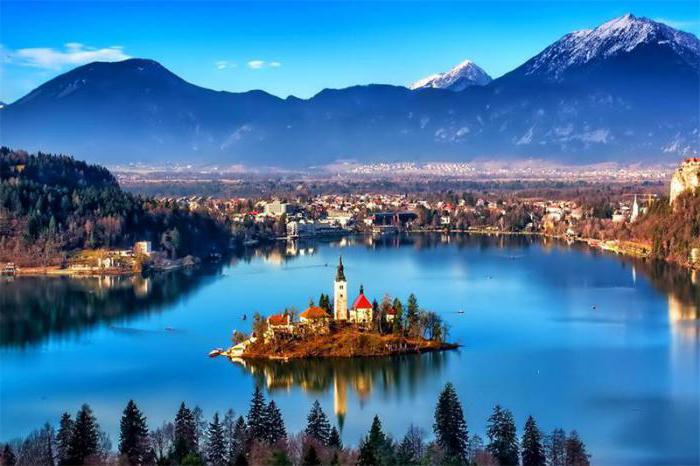 krwawe jezioro Słowenia zdjęcie