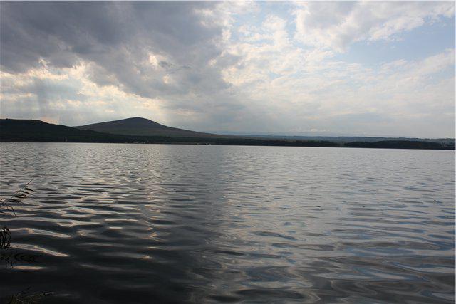 Jezero Tambukan, kde se nachází