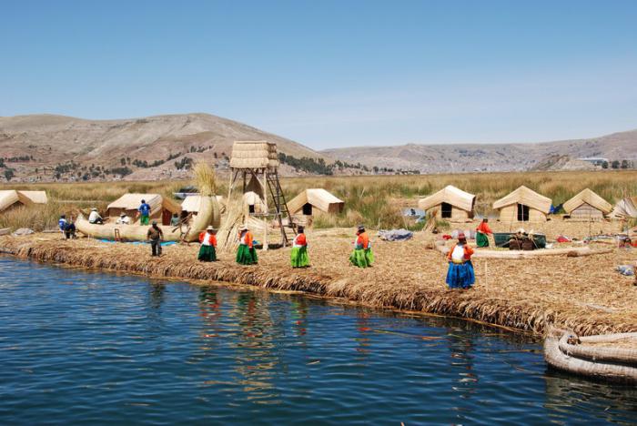 Indianie z Jeziora Titicaca