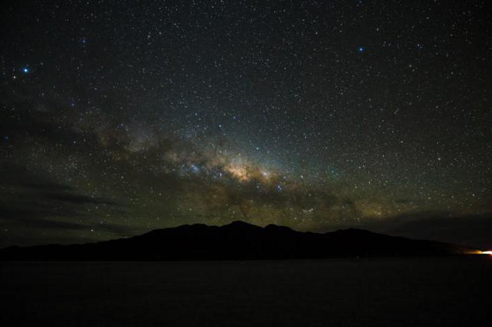 noć pucao u Uyuni sol u Boliviji
