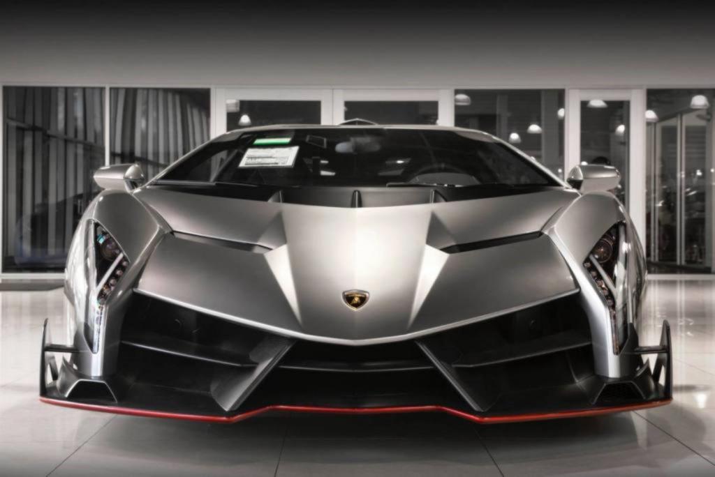 Lamborghini Veneno z przodu