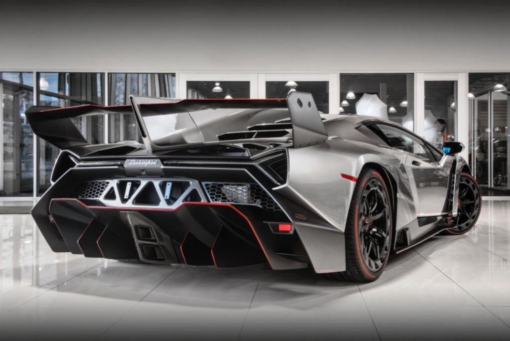 Lamborghini Veneno ass