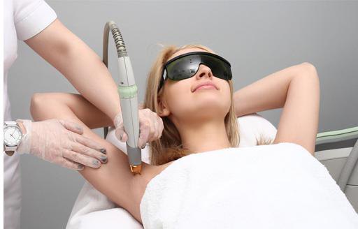 lasersko odstranjevanje dlak bikini globoko pregledi