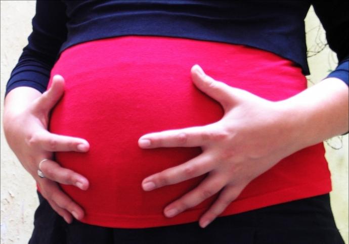 kako nositi zavoj trudna