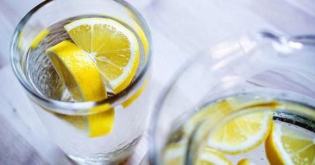beneficio e danno della scorza di limone