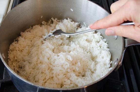 jak gotować ryż z rozdrobnionymi ziarnami