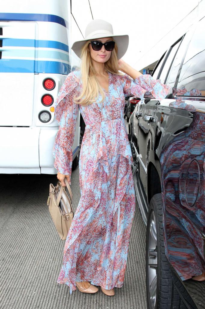 Paris Hilton u dugoj haljini