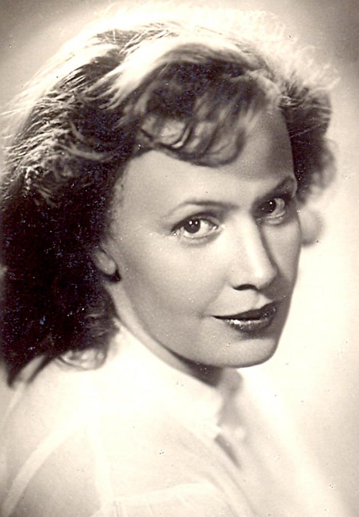 Attrice teatrale e cinematografica Antonina M. Maksimova
