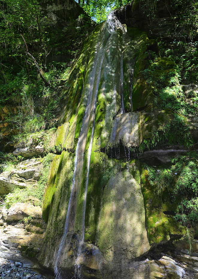 Водопад у Маммадовом кањону села Лазаревскоје