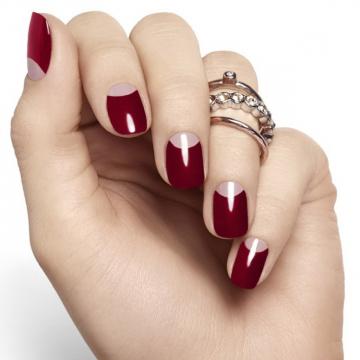 manicure rosso francese