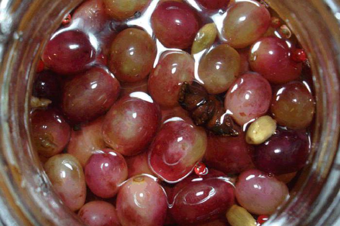 uva in salamoia per la ricetta invernale senza sterilizzazione