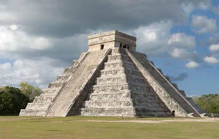 Pyramidy v Mexiku