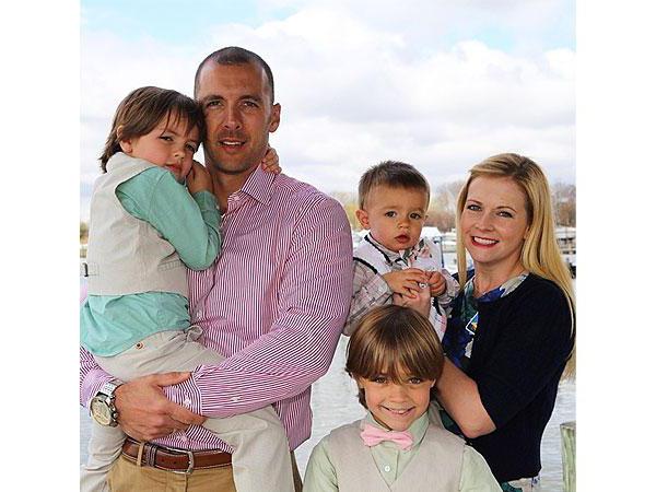 Мелисса Јоан Харт са супругом и децом