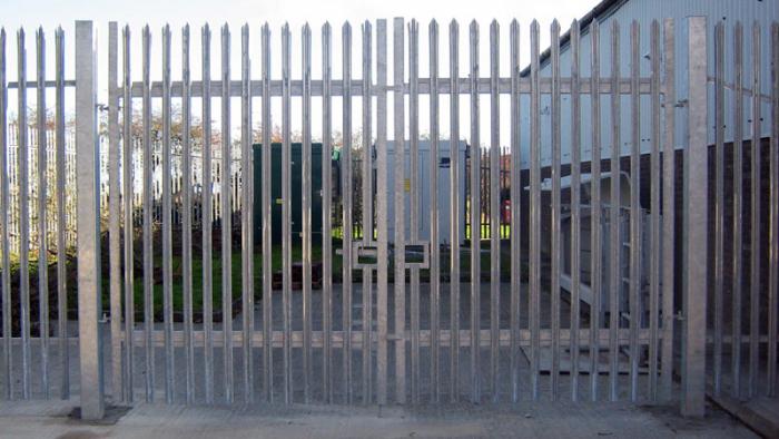 pregled metalne ograde