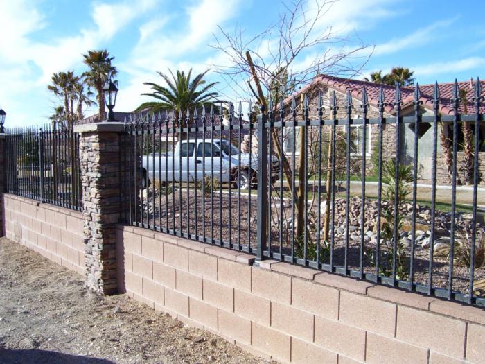 ограда за подаване от метална ограда