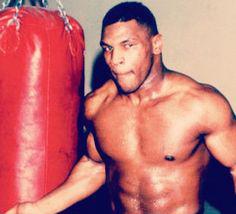 silné tréninkové tričko Tyson