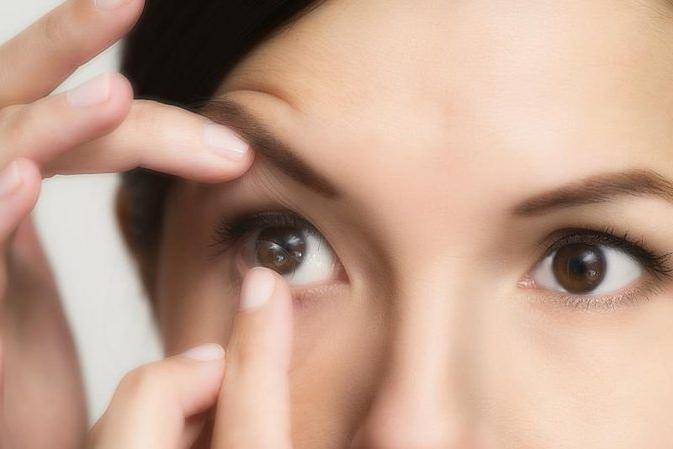 hidratantne kapi za oči kada nosite leće