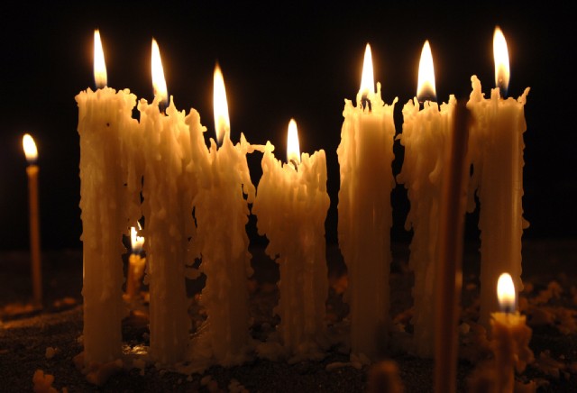świece w świątyni