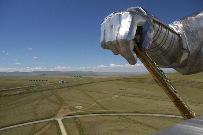 památník genghis chán v mongolsku, kde