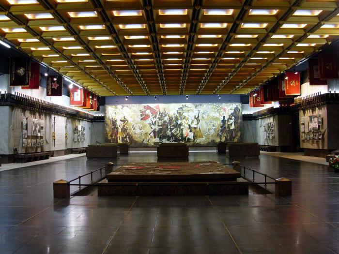spomenik herojskim braniteljima Lenjingradskog muzeja