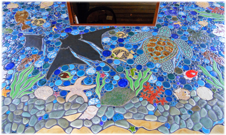 Mozaik iz keramike z morsko temo