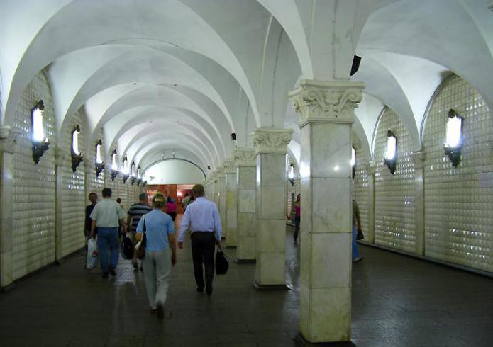 červená linka metra v Moskvě