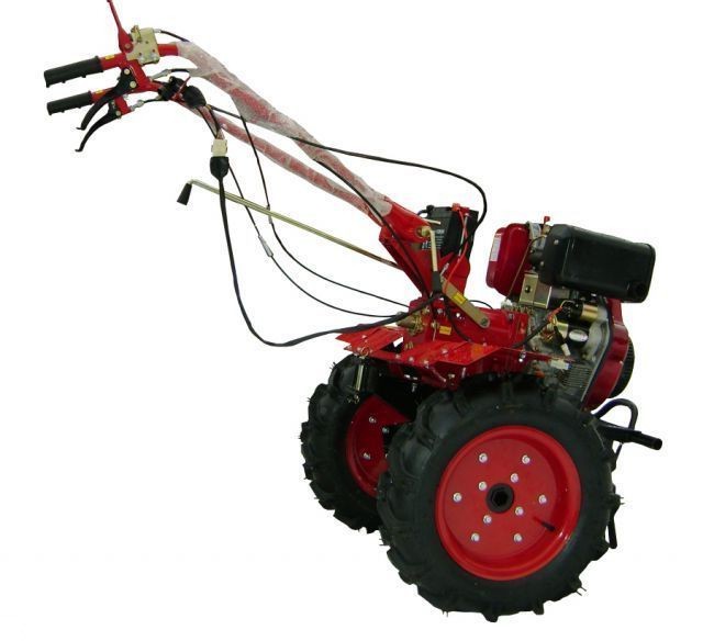 traktor s kloubovým hřídelem
