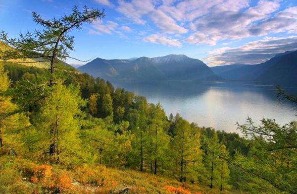 Teletskoye jezero Altai