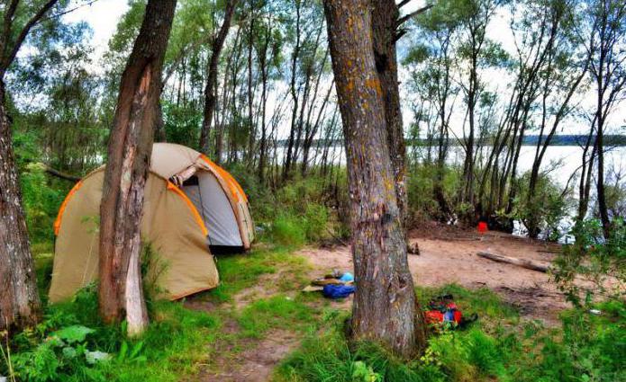 Mozhayskoye резервоар почивка с палатки