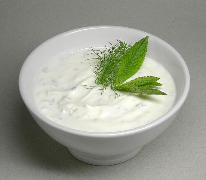 yogurt in una ricetta di pentola lenta