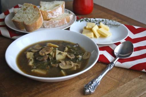 zuppa di purea di champignon con patate