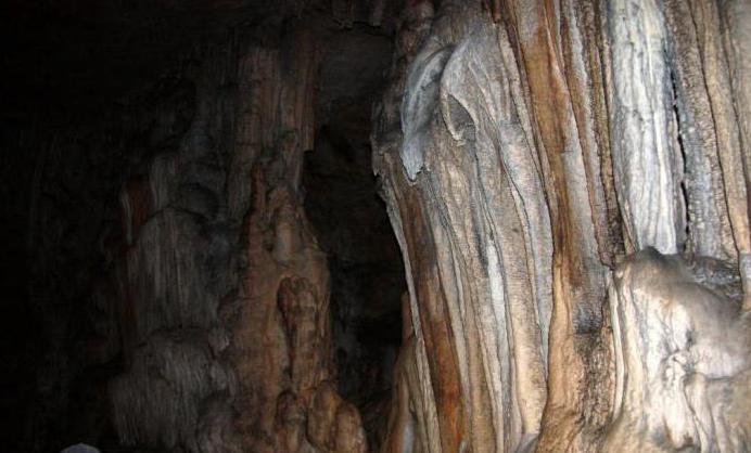 Azish Cave: kako doći automobilom