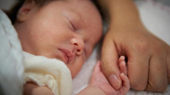 новородено бебе 2 седмици развитие