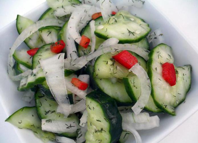 recept nehinský okurkový salát