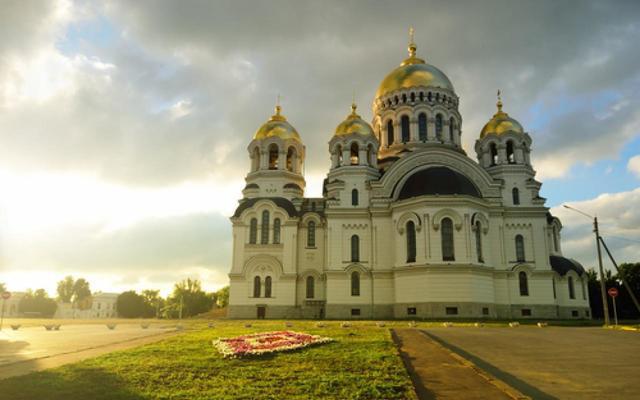 Katedrala vnebovzetja v templju Novocherkassk