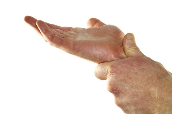 изтръпване на пръстите на дясната ръка причинява