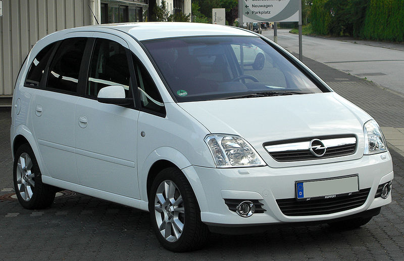 Opel Meriva přezkoumává fotografie majitelů