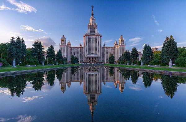 Moskevská univerzita pojmenovala podle Lomonosova