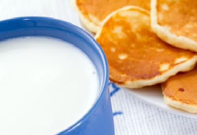 Pancakes con latte