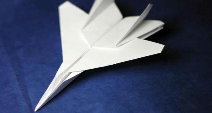 origami letadlo