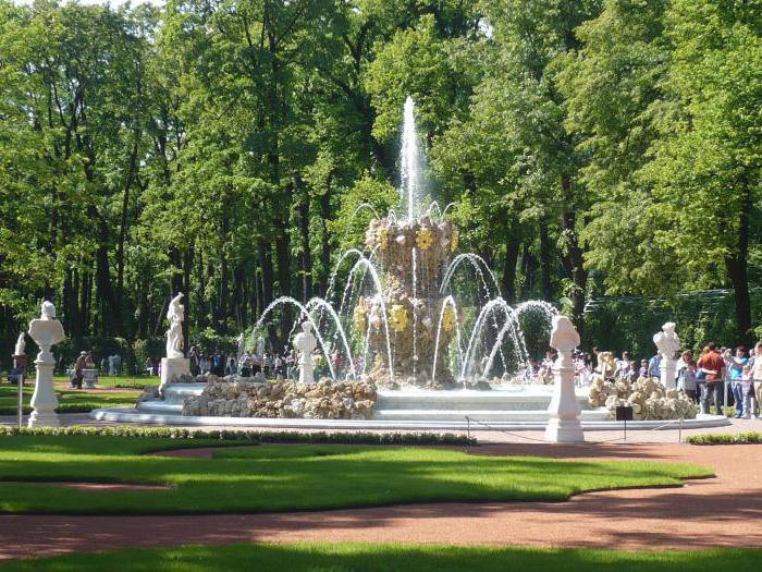 parki Sankt Peterburgu, kjer hoditi