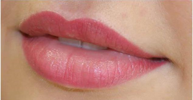 stalna fotografija šminke za usne